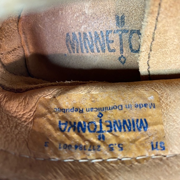 Minnetonka Moccasins tan Ankle Boots 5.5 lace up star pattern on both sides - Picture 10 of 13